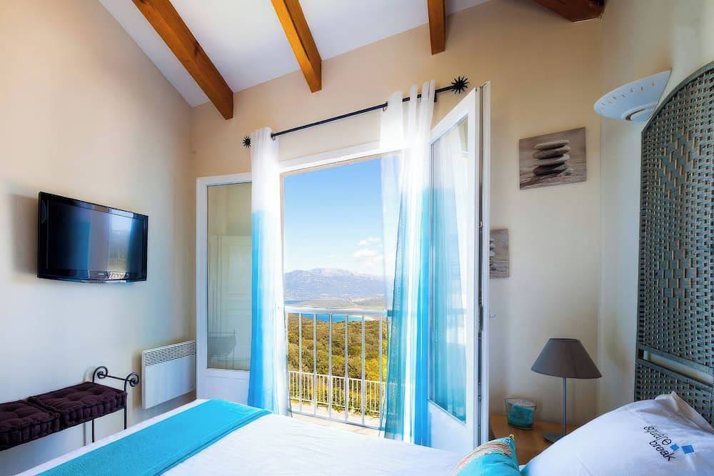 Villa, piscina con vista al mar Promo - 30% 22 de junio / 29 de junio in Belvédère-Campomoro, Distrito de Sartène