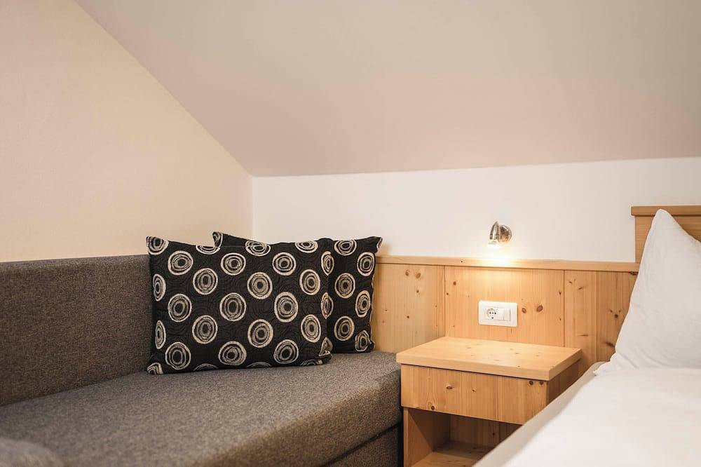 Ganze Wohnung, Ferienwohnung Panorama mit Südbalkon in Rodeneck, Dolomiti Superski