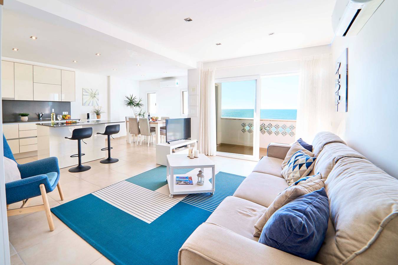 Entire apartment, Apartment 'Paraná' with Balcony, Wi-Fi and Air Conditioning in Cavacos, Quarteira