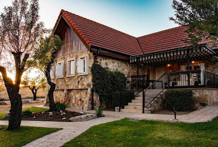 Location de vacances pour 6 personnes, avec jardin ainsi que balcon et piscine à Ávila - 4