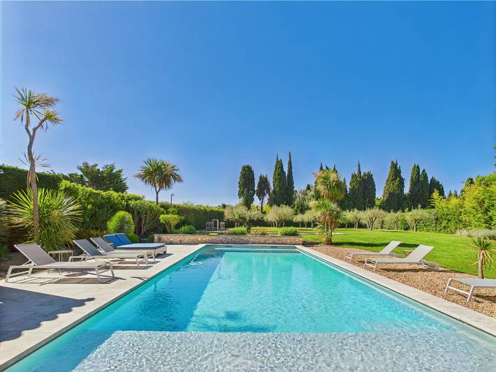 Location de vacances pour 19 personnes, avec terrasse à Eygalières - 2