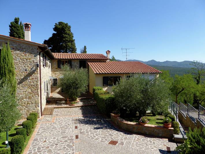 Location de vacances pour 6 personnes, avec terrasse et piscine, adapté aux familles à Barberino di Mugello - 3