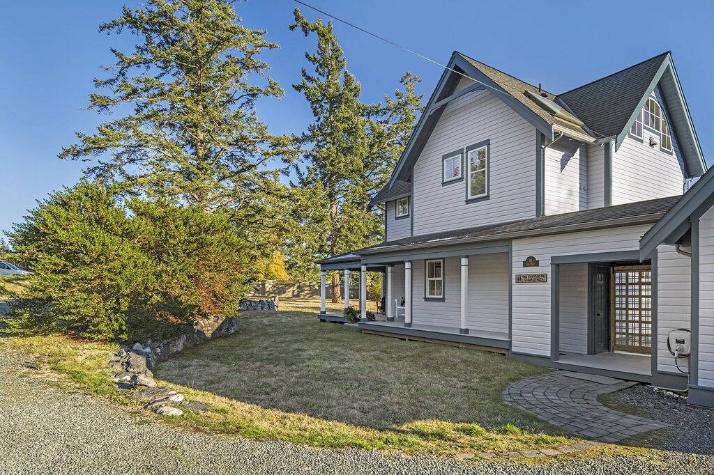 Chef's Kitchen, Salish Sea View, Ev Charger: This is The Cottage on Cedar Street in San Juan Island