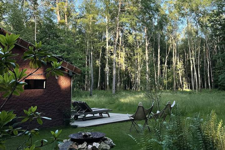 Gîte pour 3 personnes, avec jardin à Poigny-la-Forêt
