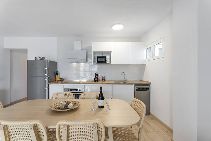 Apartamento entero, Vacaciones 'La Bahia' con impresionantes vistas a la montaña y al mar desde la terraza in Tabaiba, El Rosario