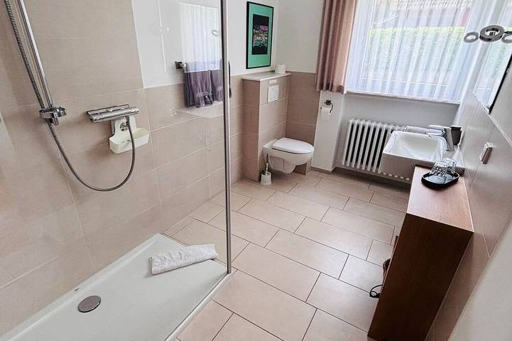 Doppelzimmer Zimmer 6 - Gästehaus Am Rebenhang in Mehring, Moseleifel