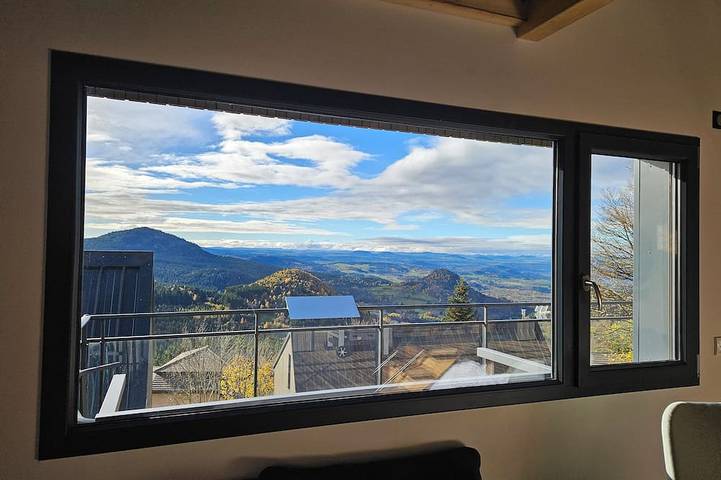 Gîte pour 8 personnes, avec Jacuzzi et Terrasse à Queyrières
