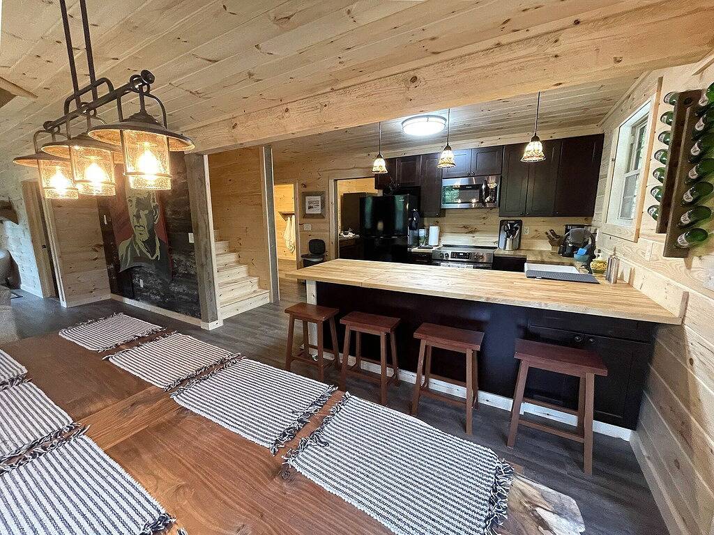 Newly-built See Rocks Vista Cabin in Slade, Daniel Boone National Forest