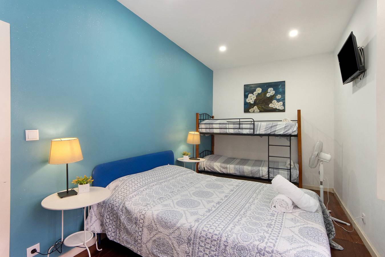 Zimmer 'Quadruplo' mit Gemeinschaftsgarten und Wlan in Porto, Porto Distrikt