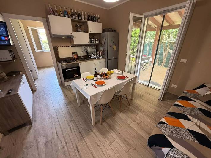 Gîte pour 6 personnes, avec jardin à Campofelice di Roccella - 2