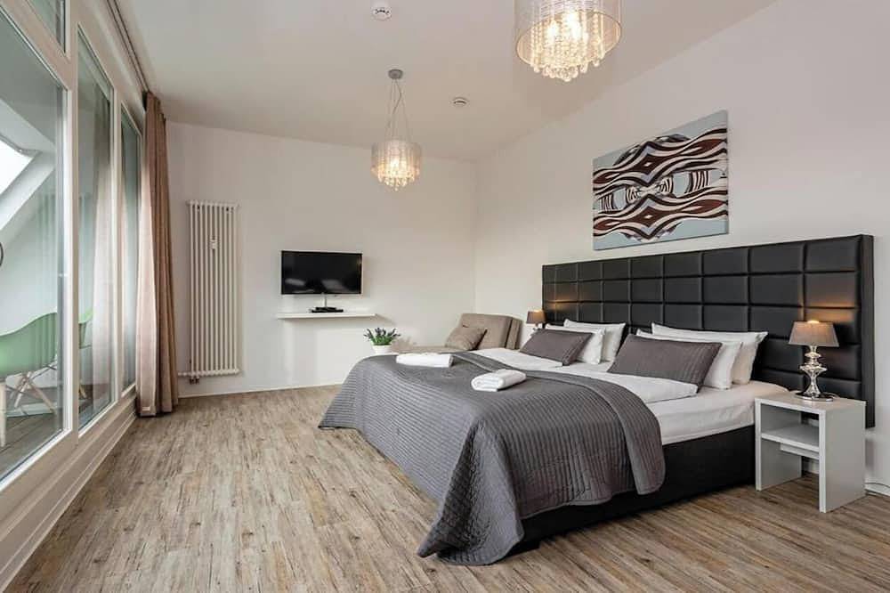 Entire apartment, Stylish Urban Living in Berlin’s Trendy Mitte District in Mitte Berlin, Berlin