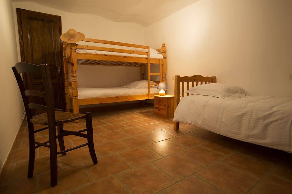 In a mansion of the nineteenth century, cottage for 5 people in Forcalquier, Parc naturel régional du Luberon