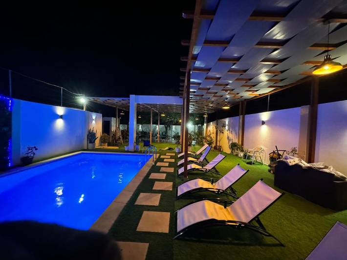 Hôtel pour 2 personnes, avec balcon et vue ainsi que piscine et jardin, animaux acceptés