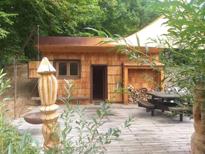 Chalet pour 2 personnes, avec Terrasse et Jardin ainsi que Vue sur le lac et Vue dans Mirwart