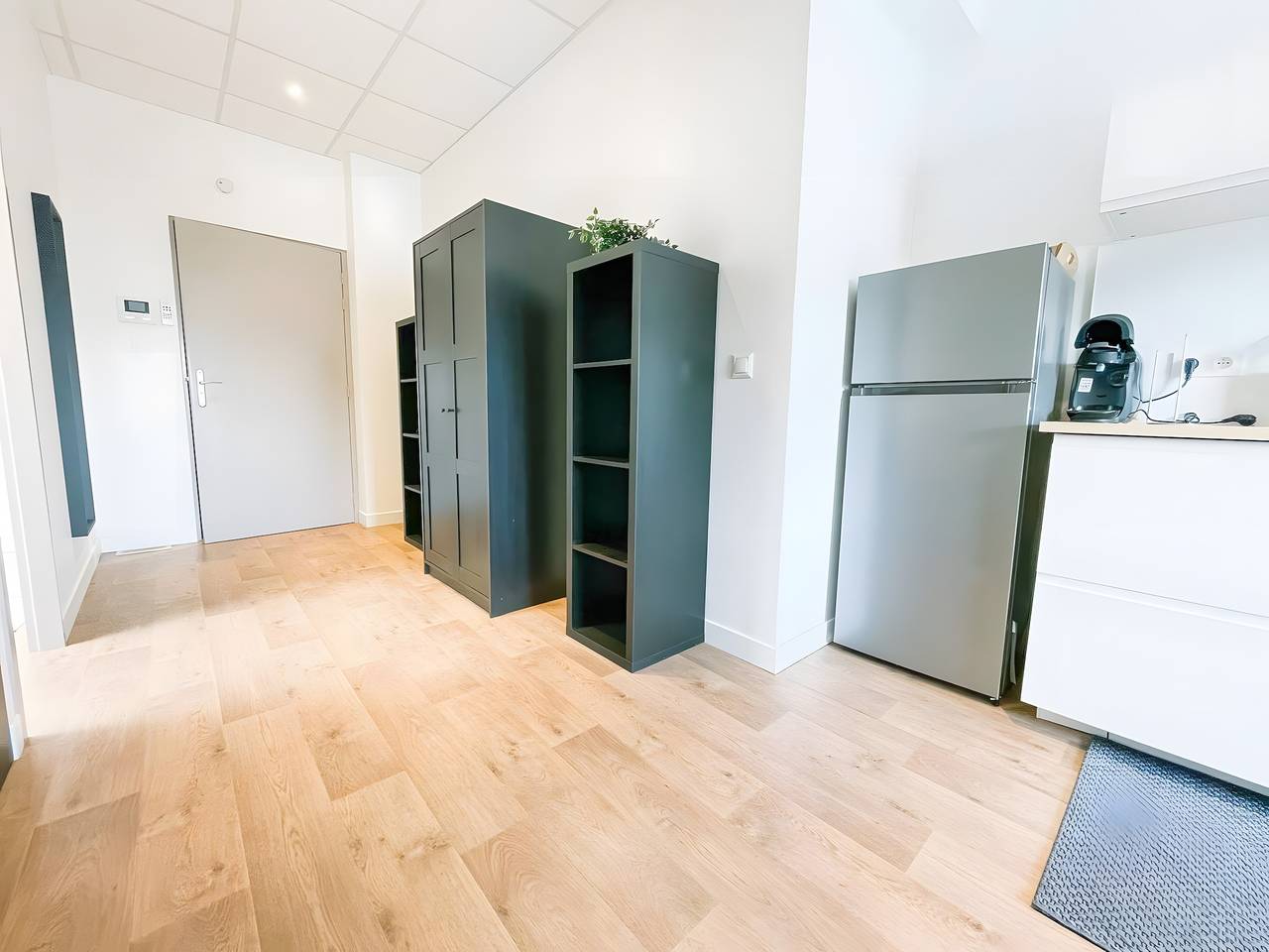 Entire studio, Premium Studio – Modern, Functional with Wi-Fi in L'Isère, Isère