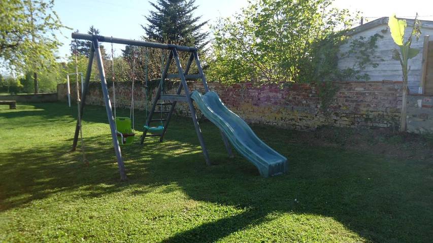 Location de vacances pour 14 personnes, avec terrasse ainsi que jacuzzi et piscine à La Motte-Saint-Jean - 2