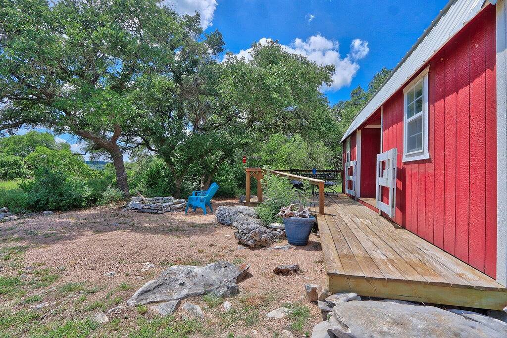 Sunflower Ridge Bungalow - An Outdoor Enthusiasts Wonder in Hays County