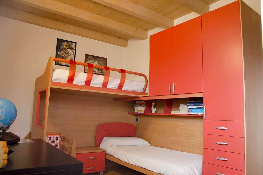 Villetta a due passi dai monti e dal Lago di Garda (Cipat in Brentonico, Prealpi Gardesane