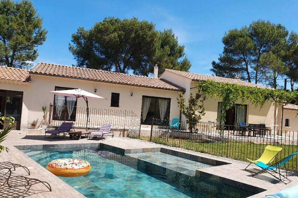 Villa familial avec piscine climatisée in Saint-Didier, Parc naturel régional du Mont-Ventoux