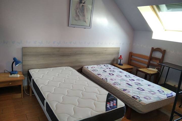 A 7 km de Derval, en el campo, casa de piedra para 5 personas con internet. in Conquereuil, Châteaubriant y alrededores