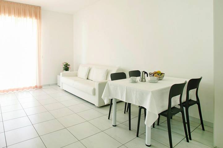 Ferienwohnung für 2 Personen, mit Balkon und Terrasse sowie Whirlpool und Garten in Pietra Ligure Gemeinde - 4