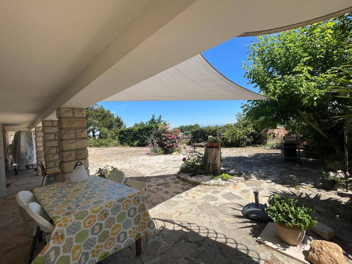 Orange villa in Orange, Vaucluse