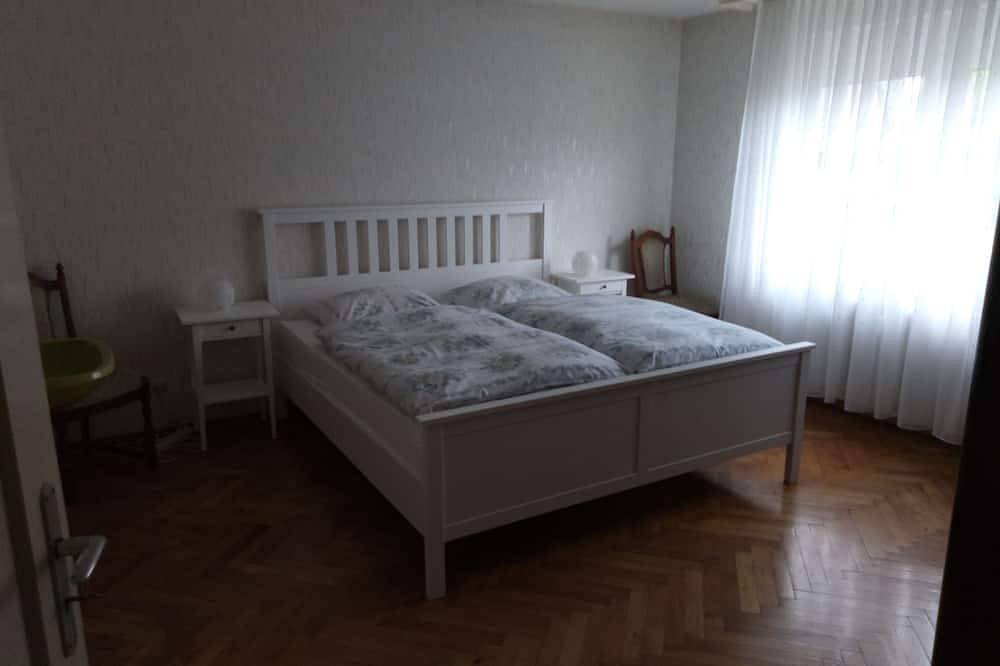Ganze Wohnung, Gemütliche Ferienwohnung mit Balkon, 65qm, 2 Schlafzimmer bis max. 4 Personen in Biberach, Kinzigtal