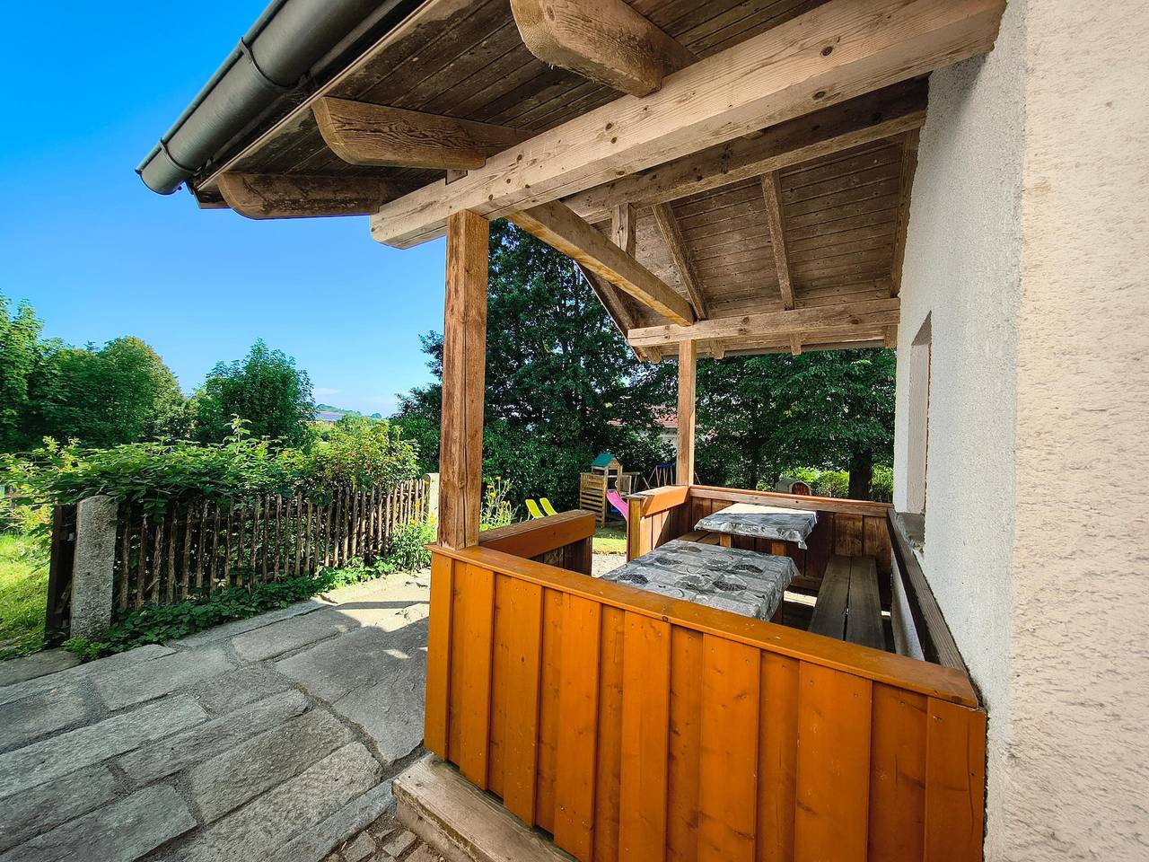 Ganze Wohnung, Ferienhof Aiginger - Ferienwohnung 1 (44qm) mit Freisitz (1 x Sz mit Doppelzimmer und 1 x Sz mit Etagenbett) in Grafenau, Ostbayern