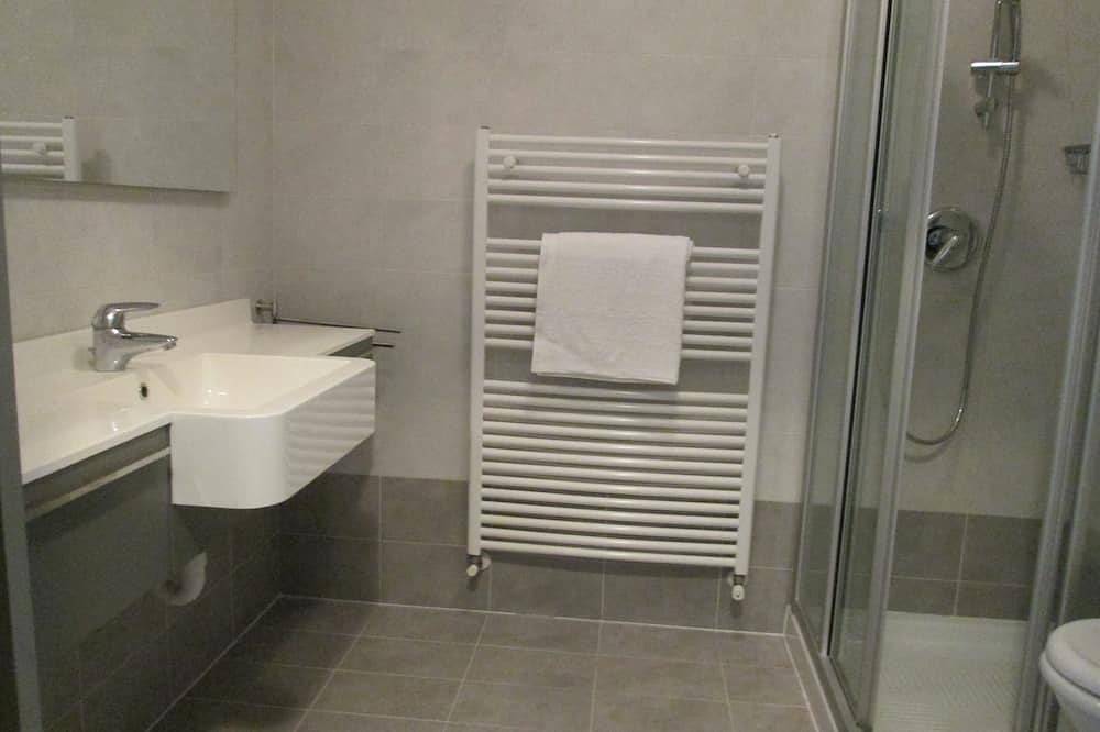 Ganze Wohnung, Wohnung nur einen Steinwurf vom See / Strand entfernt und in der Nähe des Zentrums in Riva del Garda, Gardasee-Berge