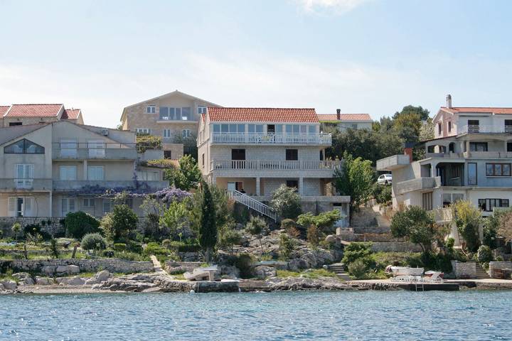 Gîte pour 4 personnes, avec balcon/terrasse à Lumbarda - 2