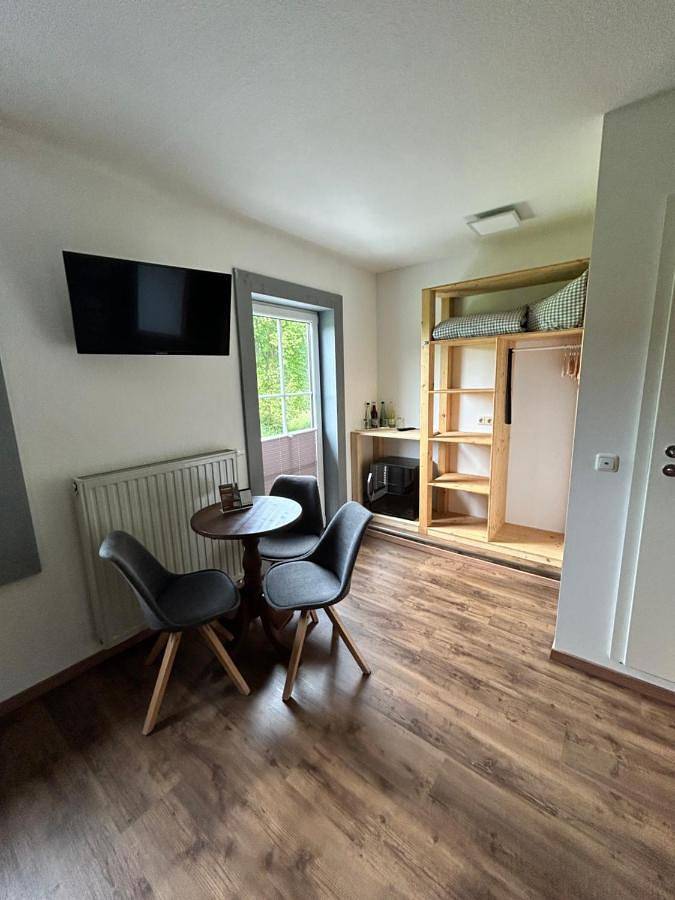 Hotel für 2 Personen, mit Balkon und Terrasse sowie Garten und Seeblick an der Bleilochtalsperre - 3