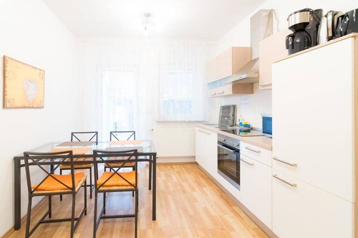 Ferienwohnung für 4 Personen, mit Terrasse in Fürth