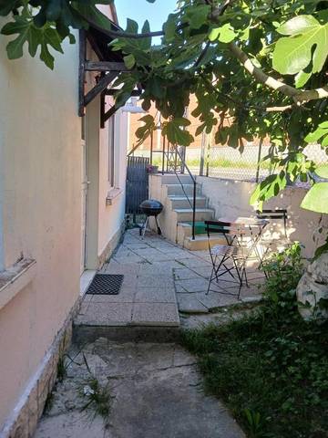 Gîte pour 2 personnes, avec jardin et vue, adapté aux familles à Colomiers