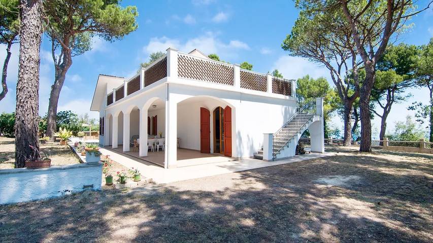 Ferienhaus für 9 Personen, mit Terrasse und Garten sowie Pool in Pesaro