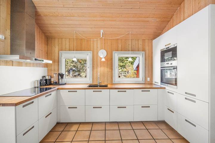 4-star holiday home for 8 people with swimming pool, sauna and hot tub in Nørre Nebel, Varde Region