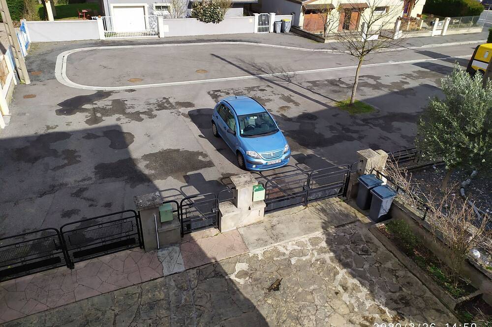 Apartamento entero, Alojamiento cálido y acogedor cerca del centro de la ciudad. in Bourg-en-Bresse, Región de Bourg-en-Bresse