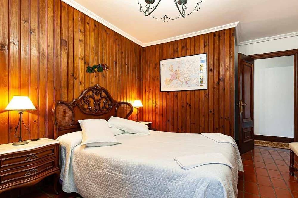 Casa rural Paco G 10404 in Reocín, Costa de Cantabria