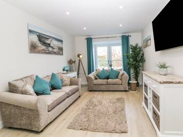 Apartment for 4 People in Benllech, Isle of Anglesey, Photo 1