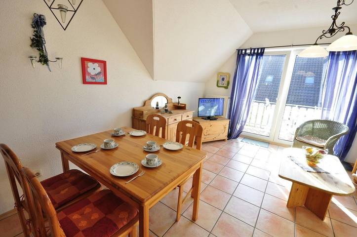 Ferienwohnung für 4 Personen, mit Balkon in Carolinensiel - 2