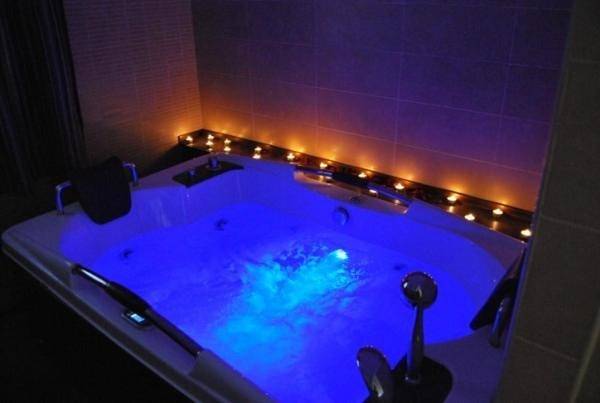 Casa rural para 8 personas, con jacuzzi y jardín además de piscina y terraza, Se admiten mascotas en Comarca de Baza - 2