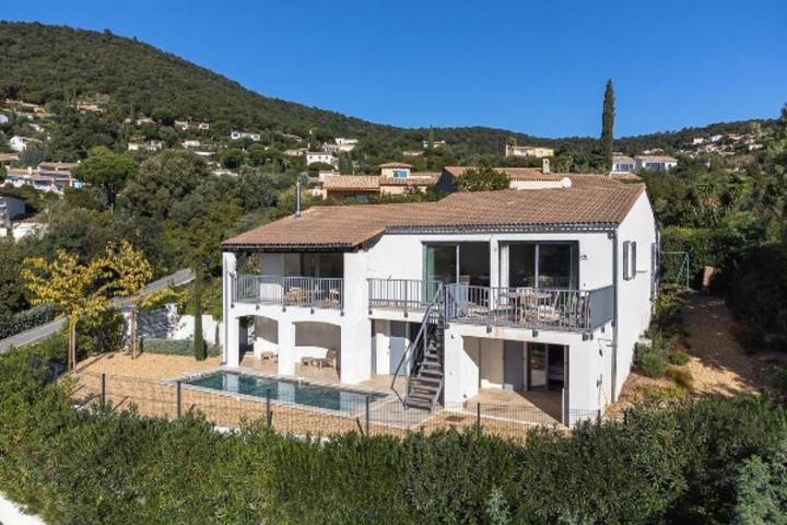 Gîte pour 6 personnes, avec piscine