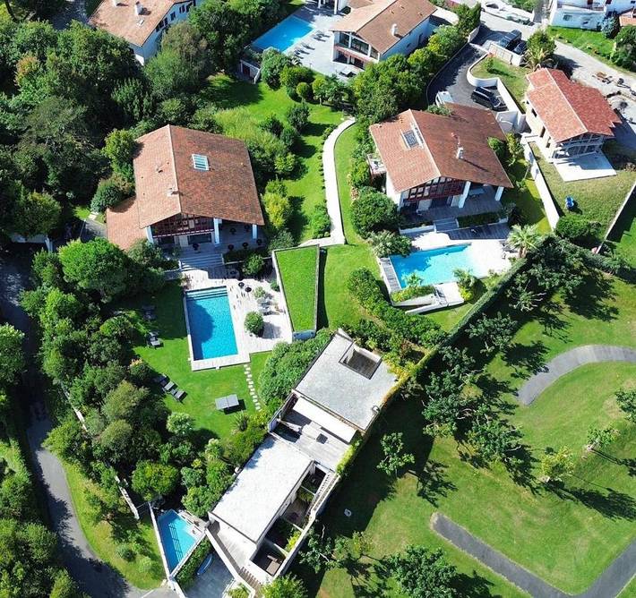 Hôtel pour 2 personnes, avec piscine ainsi que jardin et vue, animaux acceptés
