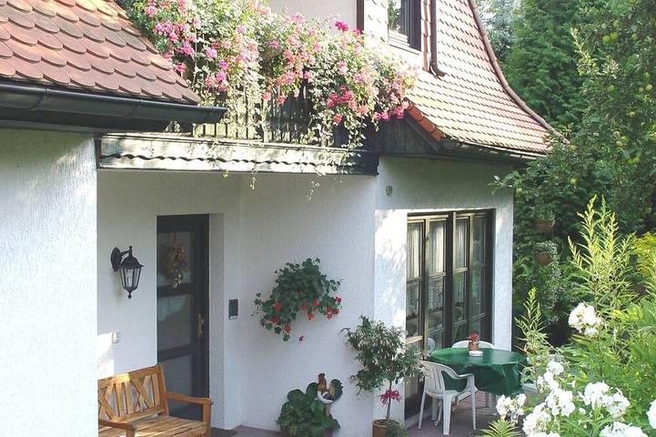 Ferienwohnung für 3 Personen, mit Terrasse und Garten in Bad Elster