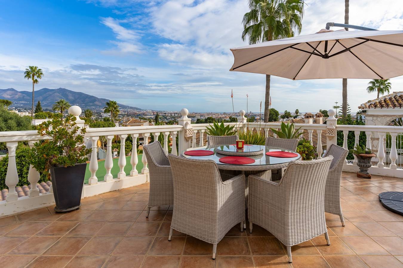 Villa with pool, garden and privacy v215 in Mijas Costa, Mijas