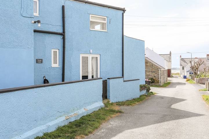 Cottage for 4 people, with garden, with pets in Rhosneigr