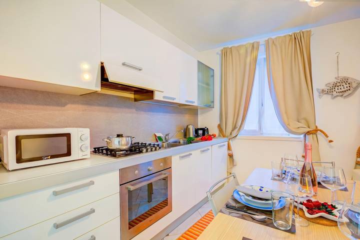 Apartamento entero, Heart Of Riva - 100m From The Lake Garda in Riva del Garda, Montañas Garda