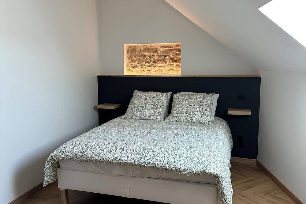 Gite sleeps 14 with private pool and spa, games room in Bellenot-sous-Pouilly, Beaune region