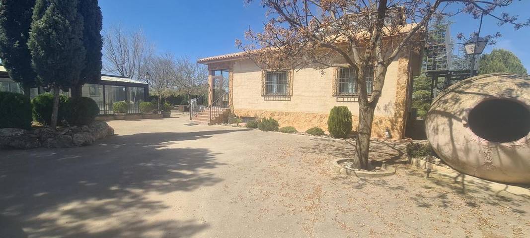 Chalet para 20 personas, con vistas y jardín además de piscina y terraza, Se admiten mascotas en Provincia de Toledo - 3
