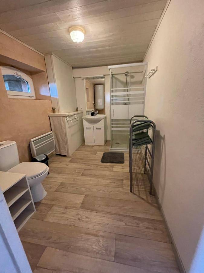Gîte pour 2 personnes, avec terrasse ainsi que vue et jardin dans Le Poët - 3