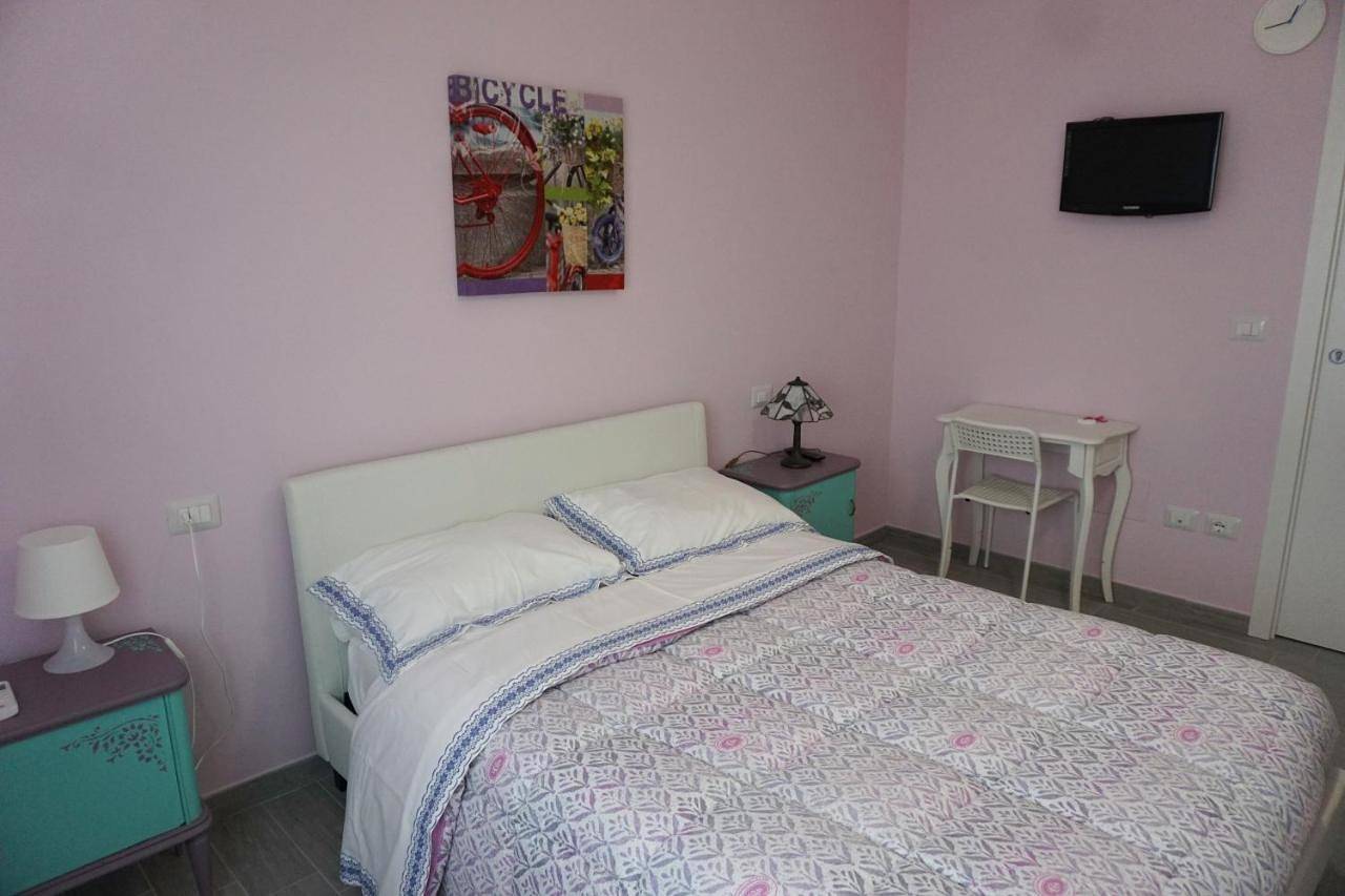 Double Room with Private Bathroom in Montesilvano, Province de Pescara